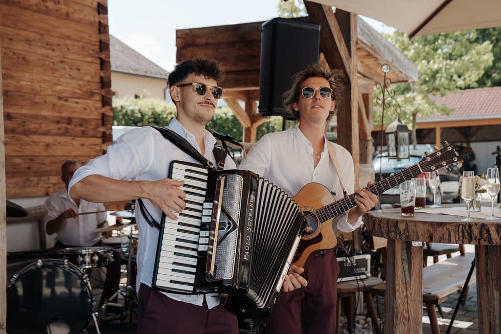 Brandnew Band Rosenheim - Hochzeits und Eventband Rosenheim - Florian Wiesholzer und Felix Unterlinner
